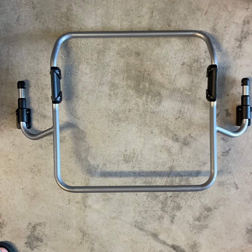Chicco car seat adapter for BOB stroller
